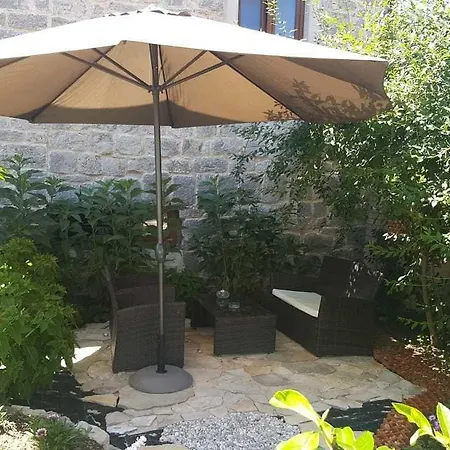 Aurora Bed & Breakfast 4*