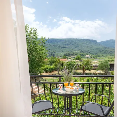 Aurora Bed & Breakfast 4*