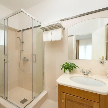 Alojamento de Acomodação e Pequeno-almoço Aurora