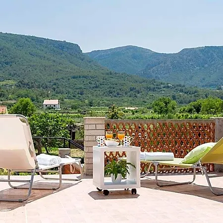 Aurora Bed and Breakfast 4*