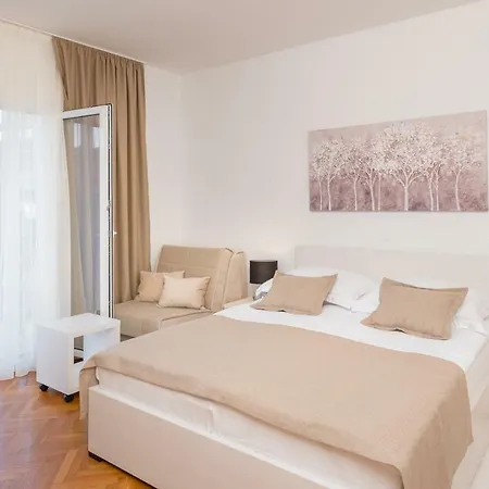 Aurora Bed & Breakfast