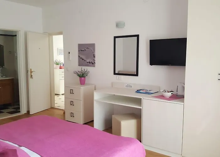 Bed & Breakfast Aurora