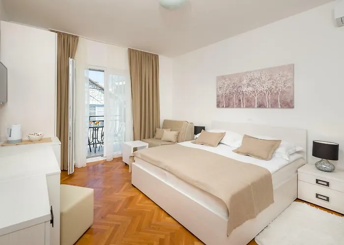 Aurora Bed & Breakfast