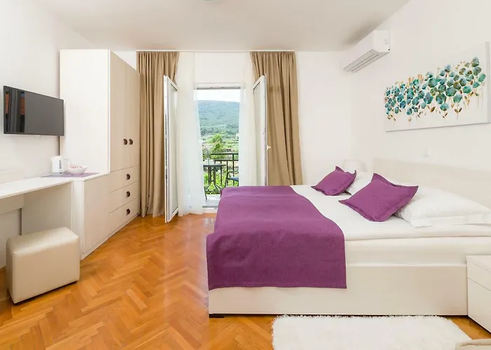 Aurora Bed & Breakfast