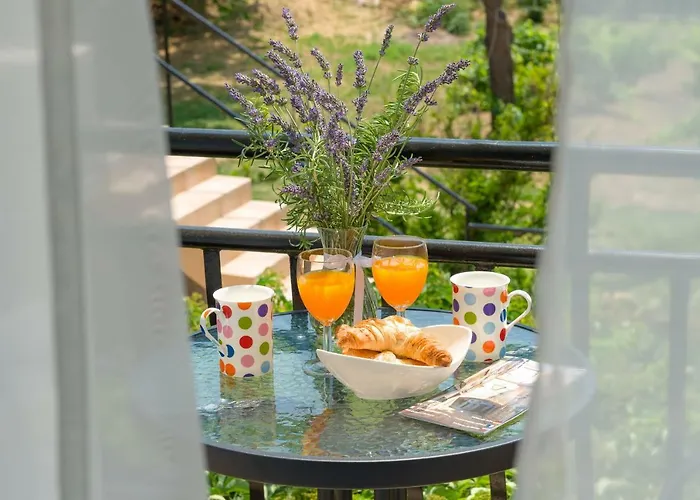 Aurora Bed & Breakfast 4*