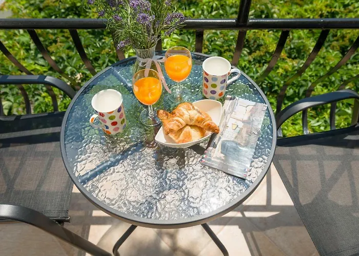 Aurora Bed & Breakfast 4*